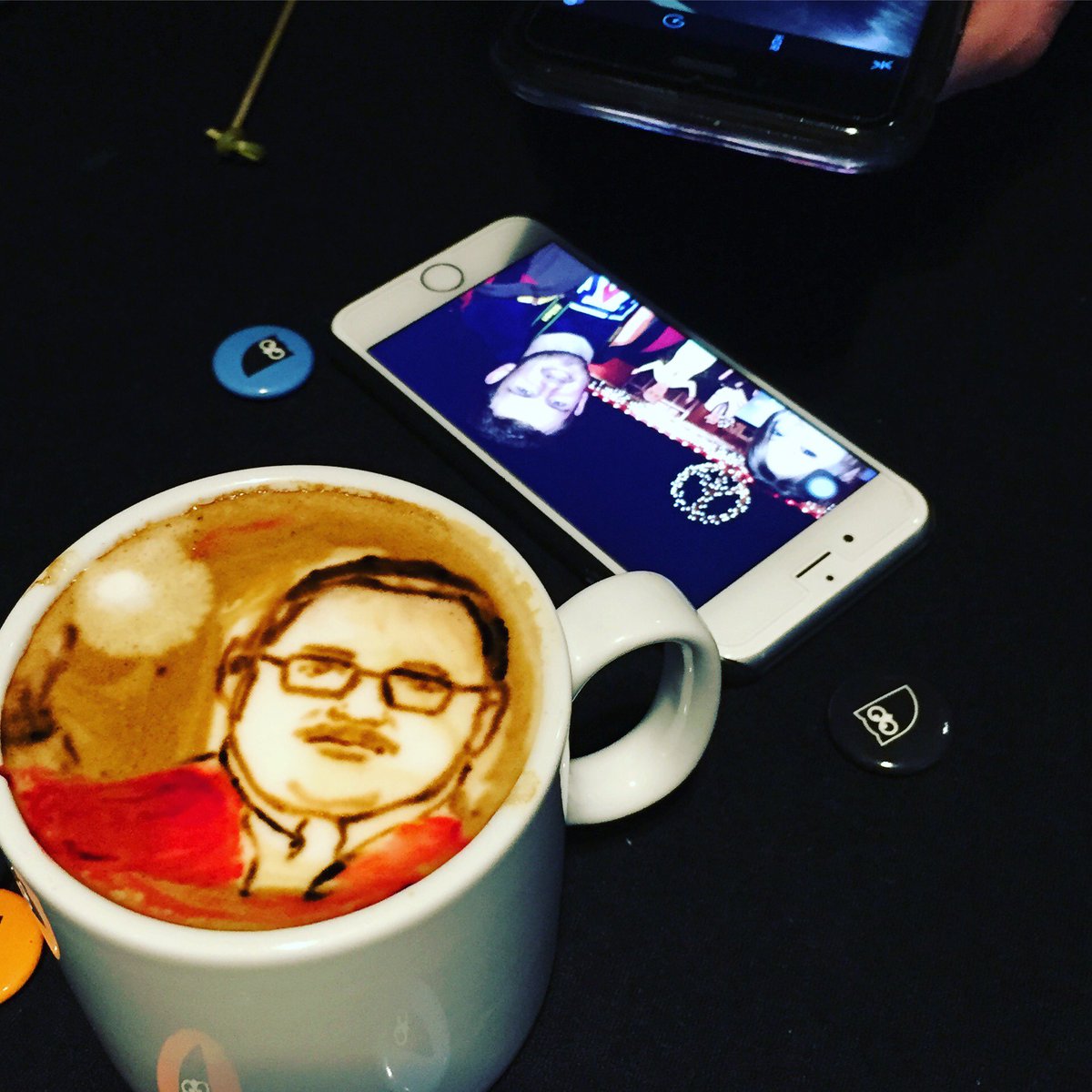 CushWakeUS's tweet photo. Custom barista art happening now with @baristart_mike at Symposium 2016! #CWcreates #liveworkplay https://t.co/fECsNkCms3