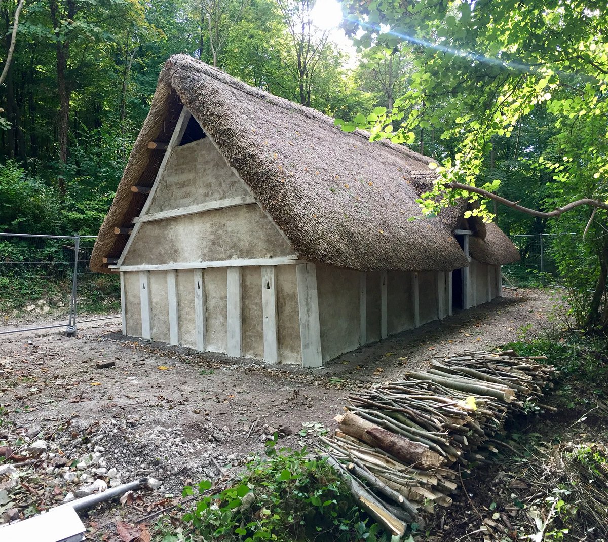 WealddownMuseum's tweet photo. Our Anglo-Saxon hall house opens this Fri and Sat with just the interior and lime-washing to finish. https://t.co/F8cGDpy956 https://t.co/iLCglmMzSA