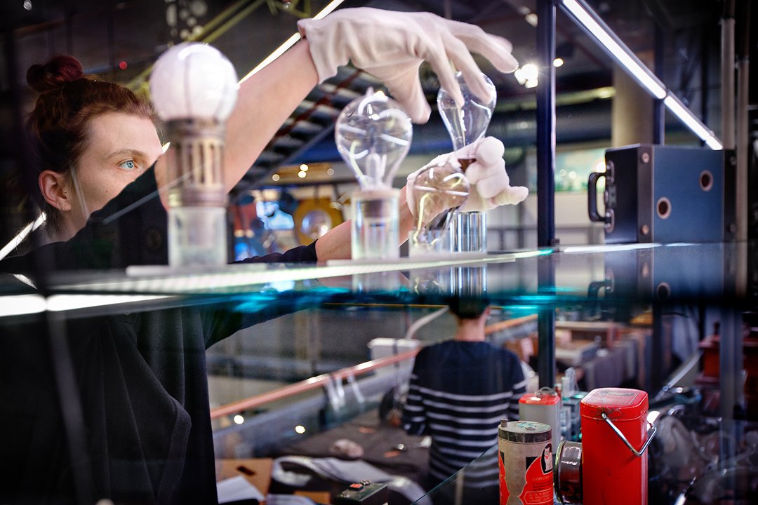 NEMOamsterdam's tweet photo. Bekijk vanaf 15 okt. #iconische #apparaten uit de collectie van NEMO in de #InnovatieGalerij #Technium. Kijk op: https://t.co/iwgut9FcMF https://t.co/m8KFdbV0Ob