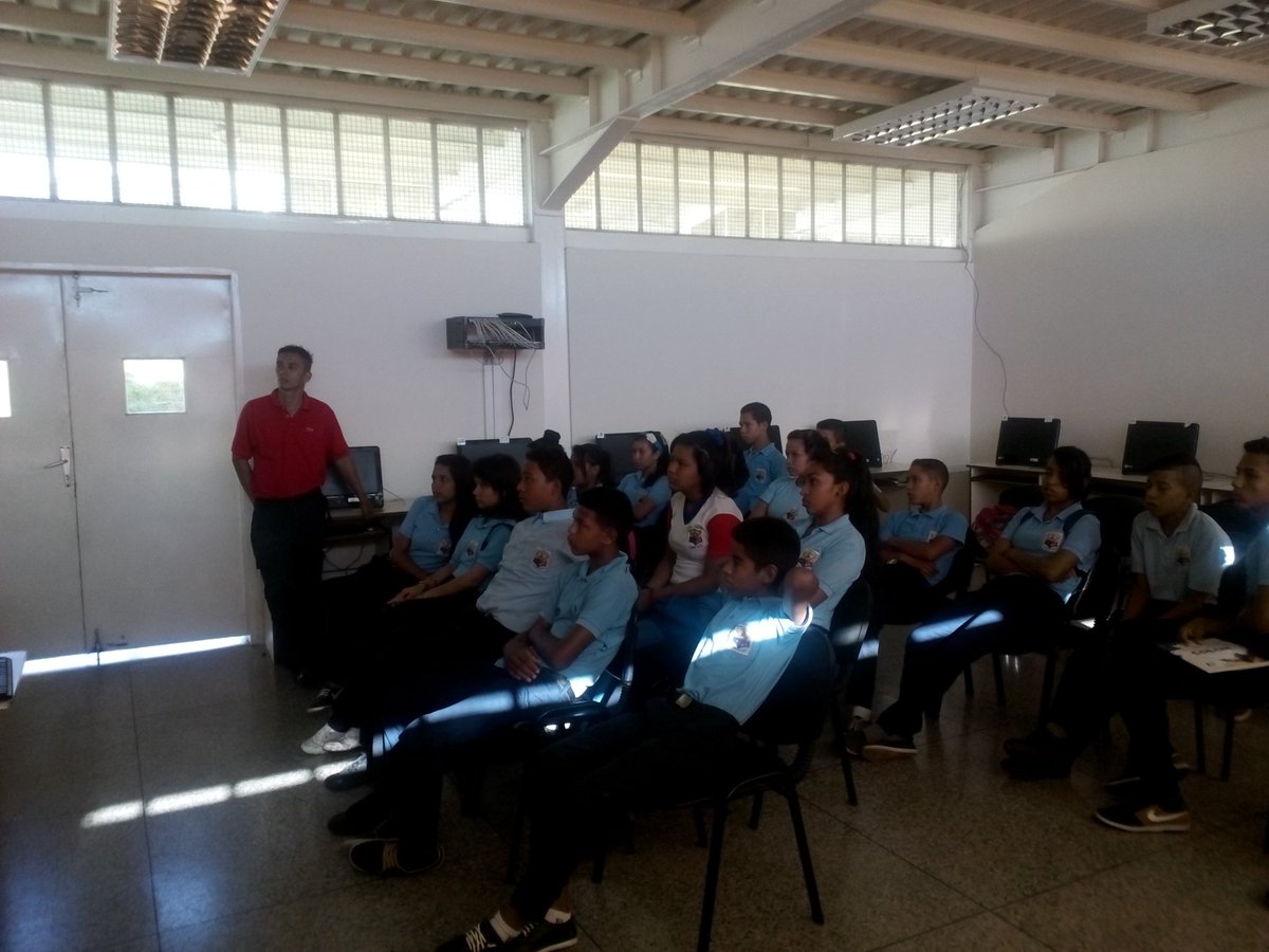 CBITYARBRUZUAL's tweet photo. TALLER SOBRE VALORES EN LA ADOLESCENCIA DIRIGIDOS A ESTUDIANTES DE 1ER NIVEL DE LA U.E CAMPO ELIAS. 11/10/16, CBIT HUGO CHAVEZ https://t.co/yoriqF6o9D