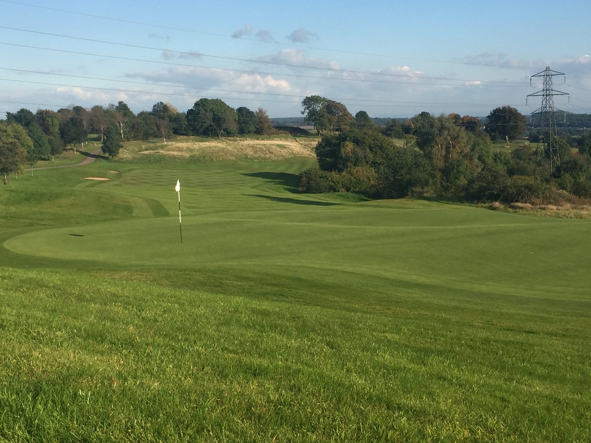 UKFootgolf's tweet photo. Fantastic meeting with @GDW_Golf at the beautiful @TheCelticManor today. Lots of great plans for the future of both sports! ⚽️⛳️❤️ https://t.co/72sIJPWFsb