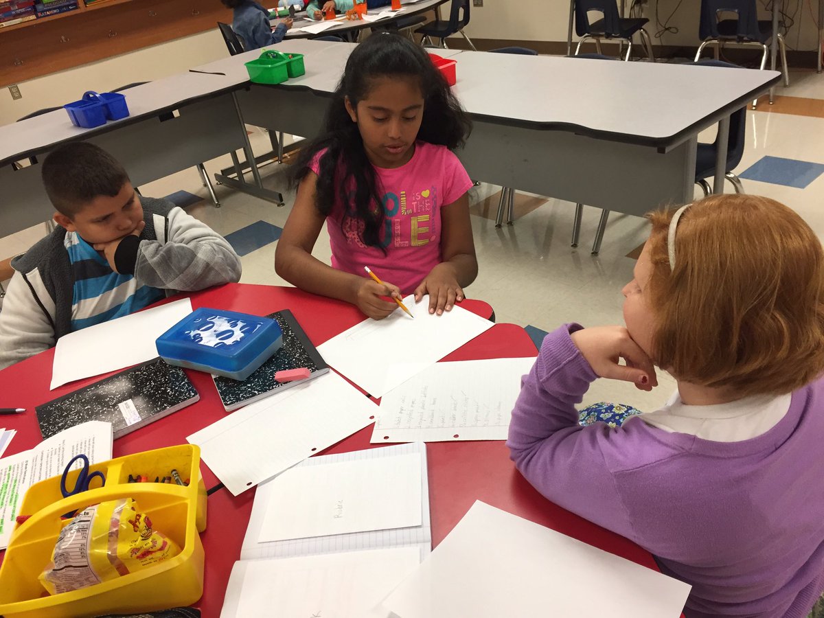 BrownsClassYall's tweet photo. Ss hard @ work during the planning stage of Cities in Space competition. Lots of good ideas taking place! #ManorISD #pbl #gt #aim https://t.co/0vsEopCo0r