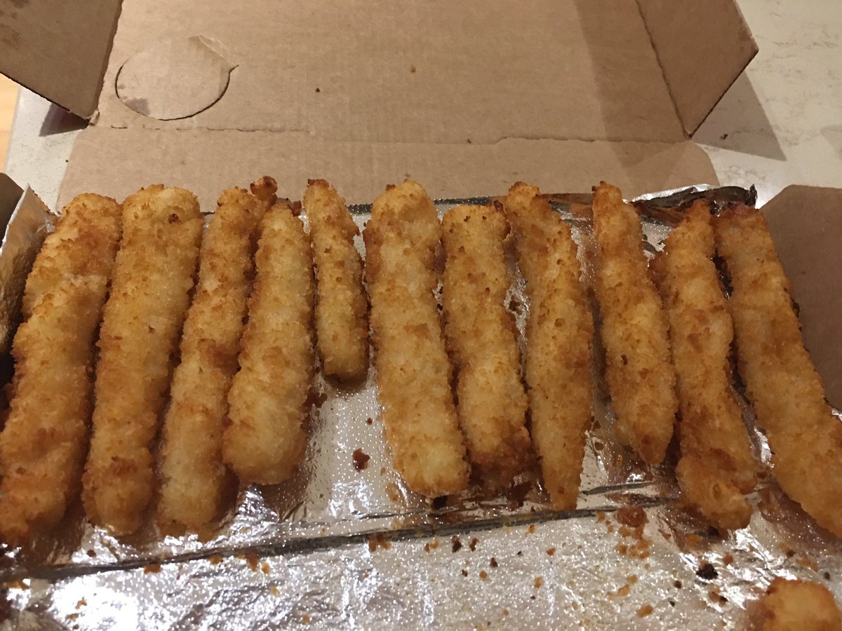 RoseBearos's tweet photo. When you order 21 strippers from dominos and only get 20 and a half! #dominos #ivebeenrobbed #cheeky https://t.co/1Qjw5mFjAz