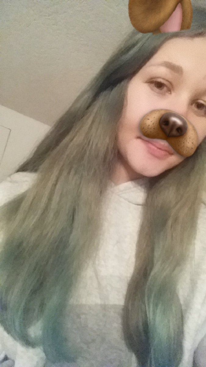 lilly_crimegirl's tweet photo. Hey ich bin Lilly und meine Farbe verlässt so langsam meine Haare.😅 Werd sie wahrscheinlich nächste Woche nachtönen.😋❤
@janmeyer #Foti4Jan https://t.co/3u7ElT1aw4