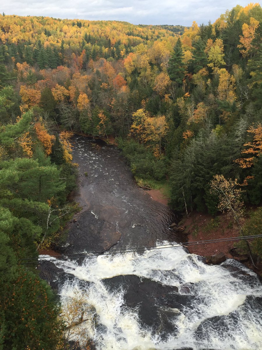 NorthGuide's tweet photo. Agate Falls in the Western U.P. #agatefalls #westernup #upperpeninsula #fallcolortour https://t.co/nFWqqK4n89