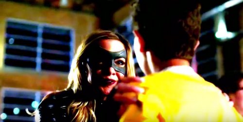 teamlaurellance's tweet photo. Superman &amp; Black Canary parallel 😉 https://t.co/MW2LzfQGDU