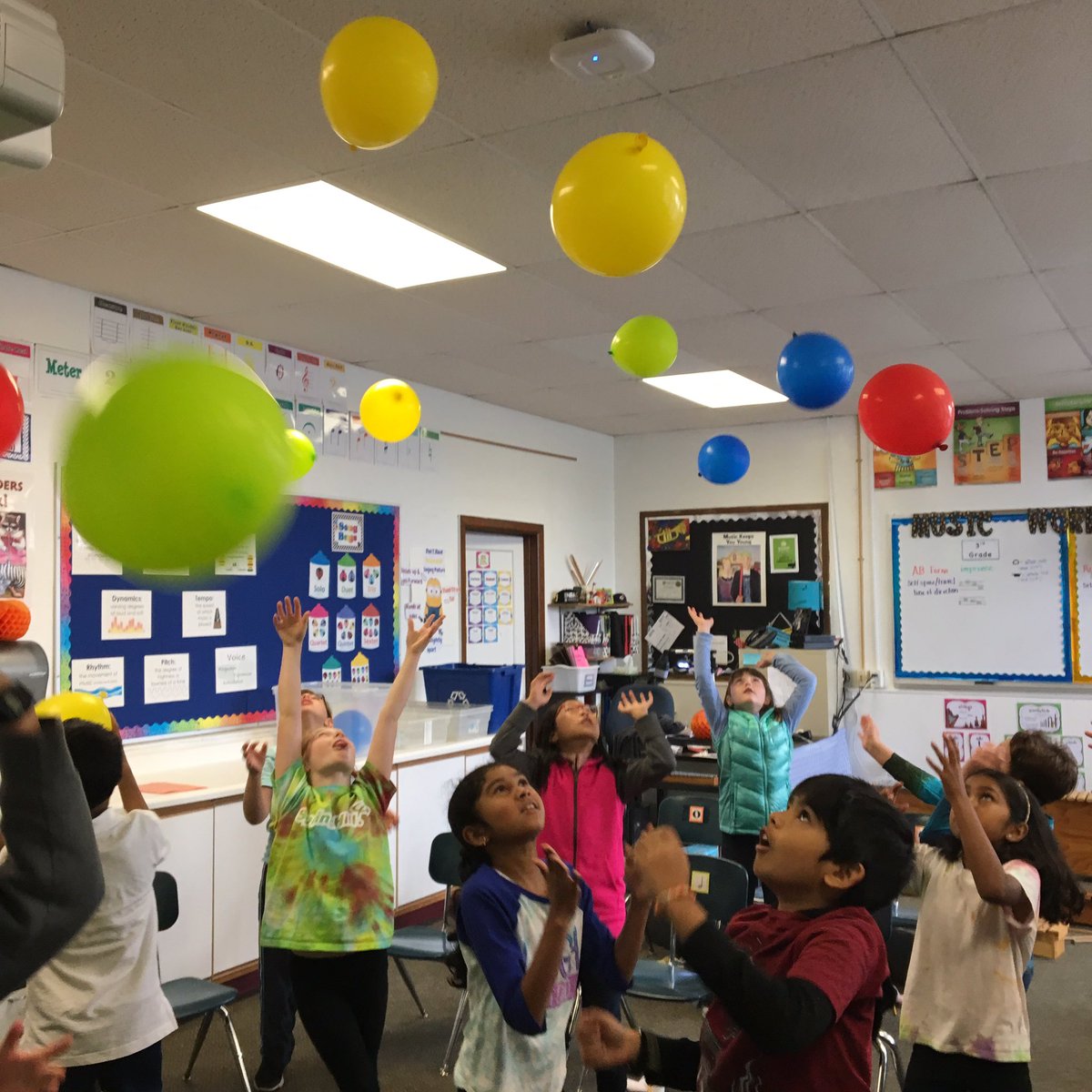 afranz103's tweet photo. Listening to Mussorgsky's "Great Kiev" and practicing whole note/ rest pulses #engage103 #musicalballons https://t.co/eTDAJrVvTS