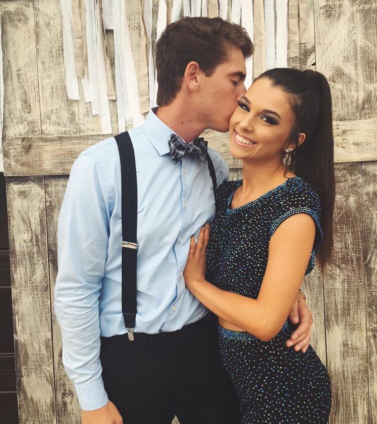 pageantplanet's tweet photo. Homecoming Edition: HIT or MISS? Submit yours using #PageantPlanetHOCO https://t.co/XJuTzIBvLY