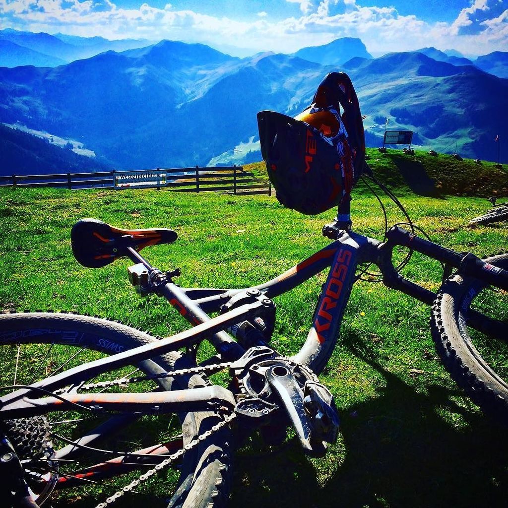 Diabl0s's tweet photo. #chillin before #enduro #bike #ride - #hacklbergtrail #saalbachhinterglemm
#rower #kross … https://t.co/GNbO3ClABQ https://t.co/2jsYTGW6p3