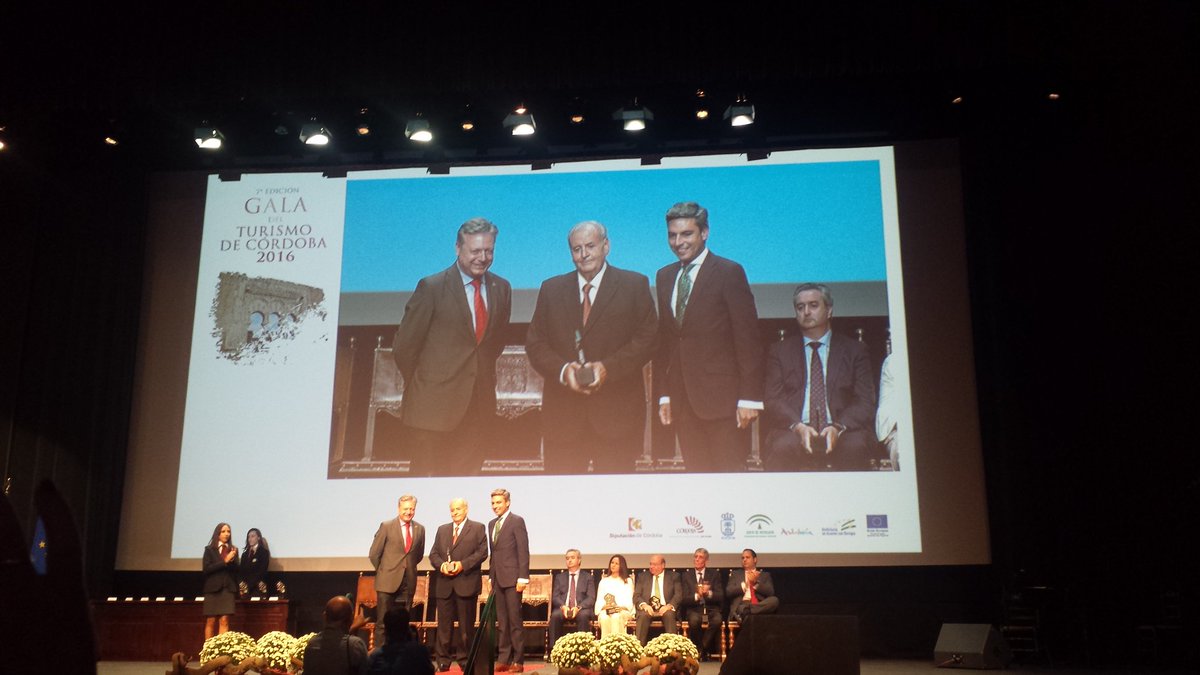 Recetas_lola's tweet photo. #7edicion Gala del Turismo 2016 #Cordobaesp reconocimiento labor empresarial Matías Montes Rte Astoria "Casa Matías" @palmadelrio_es https://t.co/byy5zgP2cg