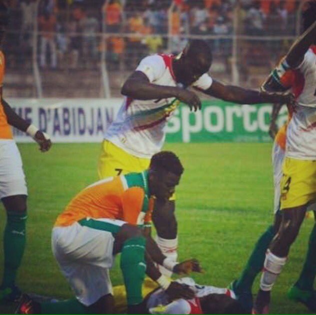 Actu__PSG's tweet image. Giresse: "@Serge_aurier a été décisif pour la vie d'un de mes joueurs. Il l'a mis en PLS alors qu'il était en train d'avaler sa langue" 👏🏼🔴🔵