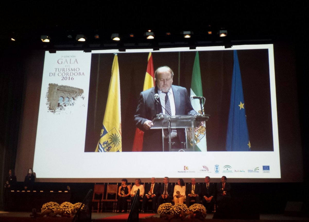 Recetas_lola's tweet photo. #7edicion Gala del Turismo 2016 #Cordobaesp medios de comunicación @CORDOBA_diario reconocimiento @palmadelrio_es @dipucordoba https://t.co/EufupfYHV2