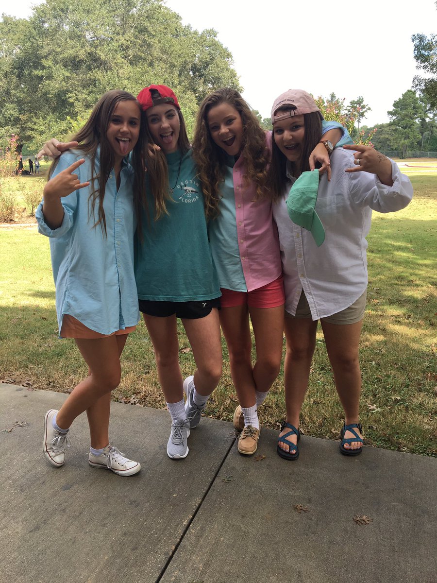 AlexaEscamill's tweet photo. What's hoco week?? It's definitely rush week at oak #wepledged https://t.co/fClADys5dP