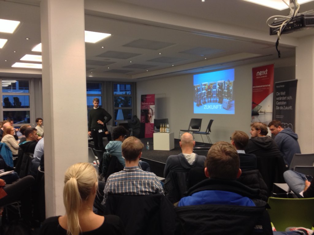 NextMediaHH's tweet photo. #Chatbots werden mehr und mehr unsere 'Freunde' -Robert Weber über zukünftigen Kundenservice #nmhhlecture https://t.co/ZaxPHH0Bpp