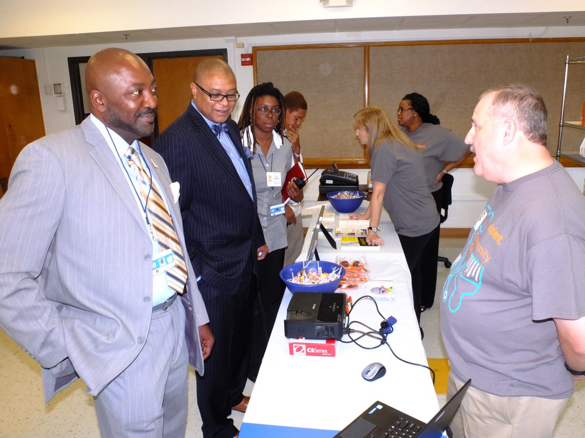 RooseveltHS_Dal's tweet photo. #PFAD2016 enjoying @VizientInc as variety of #healthcare careers options R discussed with students. #CommunityDay2016 #learningisfun #future https://t.co/O6Rl72P3QR