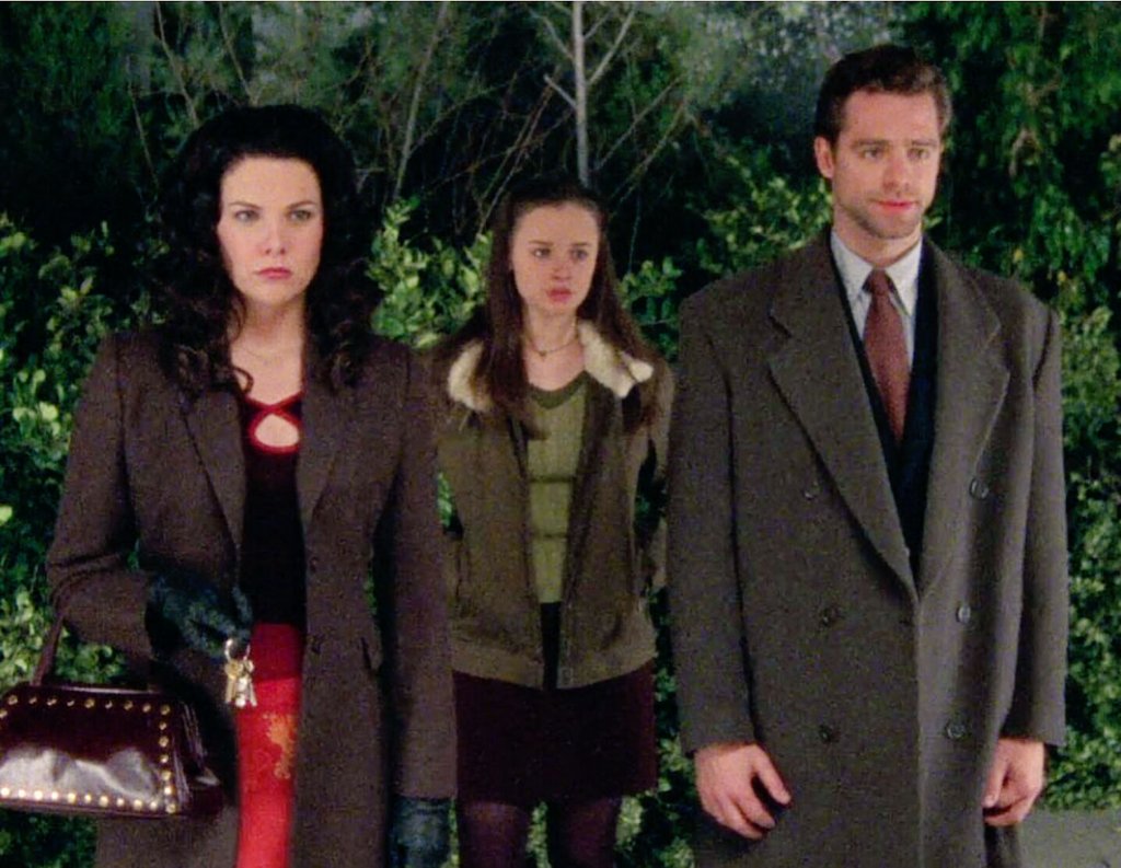 zarraL3's tweet photo. @MrsPriddyVA @Marcee2015 @Minnaalwine @ArankaMe  The look you give when your standing outside your work place #clockon #clockoff https://t.co/k5KucHzj0g