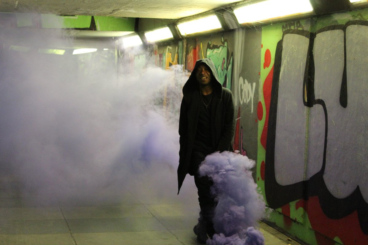 EmpirePlusMedia's tweet photo. https://t.co/1FCT06xRF1…/grinding-bts-orlando-kruze-ft…/
@orlandokruze Music Video shoot for Grinding fT @t33k1d #smokegrenade #musicvideo https://t.co/CkWg3lDMJ9
