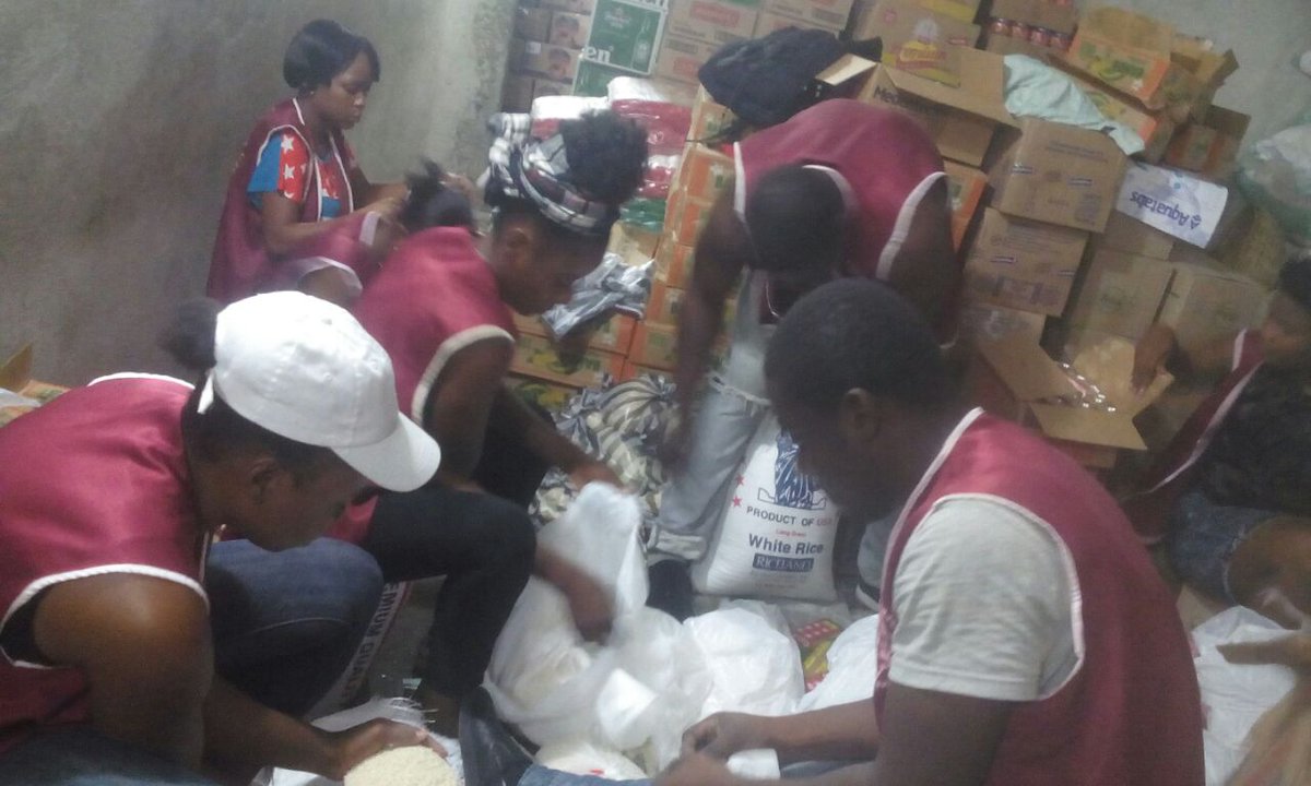 lionsclubs's tweet photo. Disaster relief efforts remain ongoing in Haiti, where Lions and Leos are assembling/distributing 1000+ disaster kits #LionsRelief https://t.co/d9M4mKEQFy