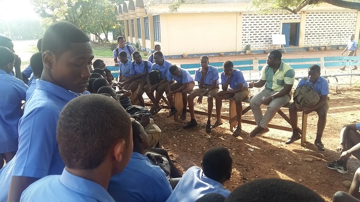 JuniorCampGhana's tweet photo. Eugene Aikins (#Odadee), a solar tech expert, mentored @ #Presec on love & sex & gave advice.. He was among #PresecAlumni @ #jcpresec. https://t.co/kbNLMS6y3p