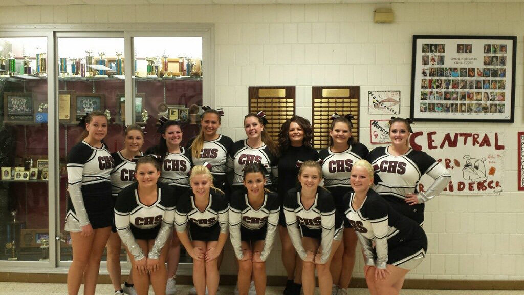 chspowerup's tweet photo. Homecoming Coronation #CHSgetloud #CHStakemdown https://t.co/xjeTgbIVFv