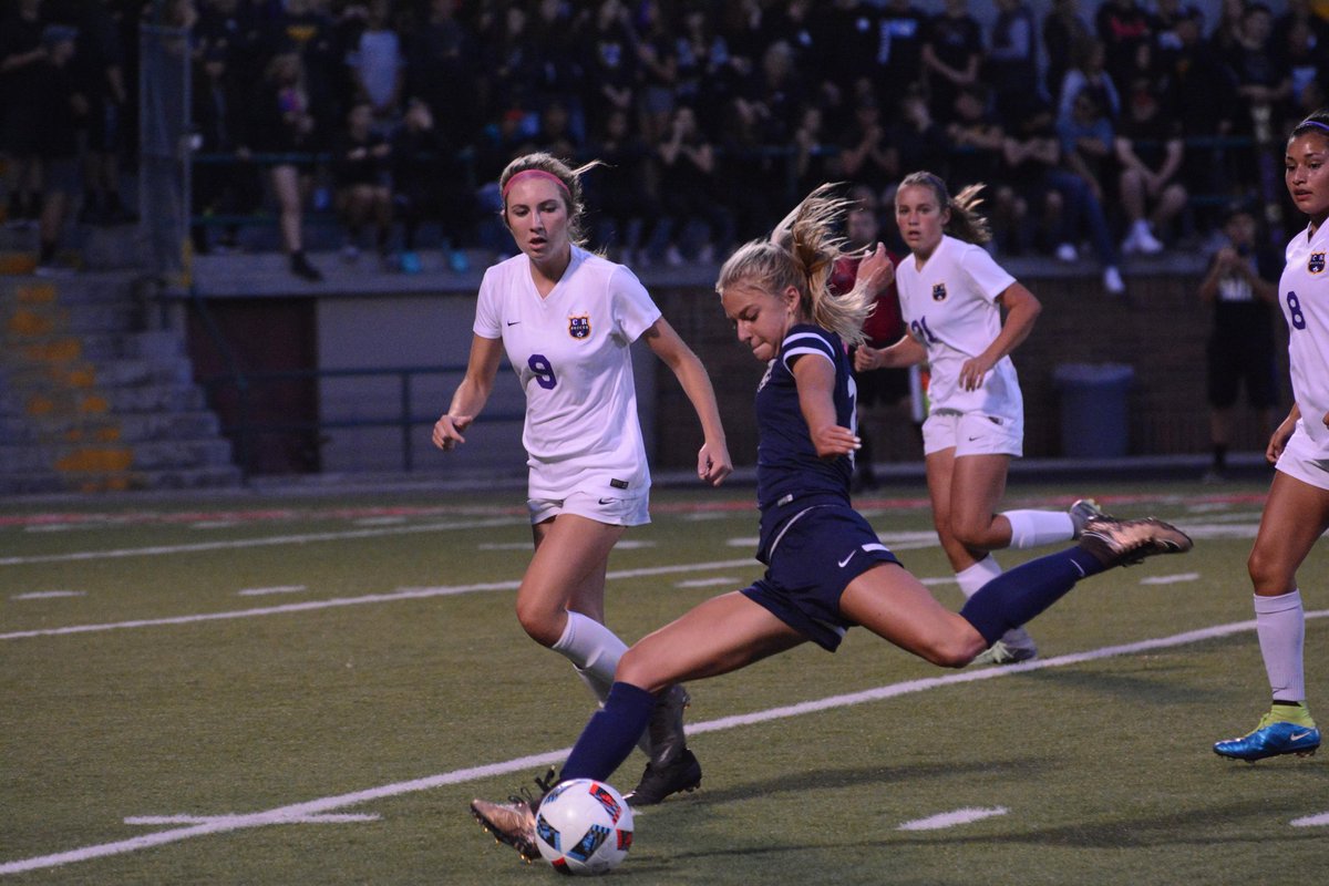 SkyviewYearbook's tweet photo. ⚽@GEversaul lookin cool during a Varsity Soccer Game this year!⚽ @lukelecount @skyview2015 @SkyviewAthletic @skyview https://t.co/ttEm8kQwME