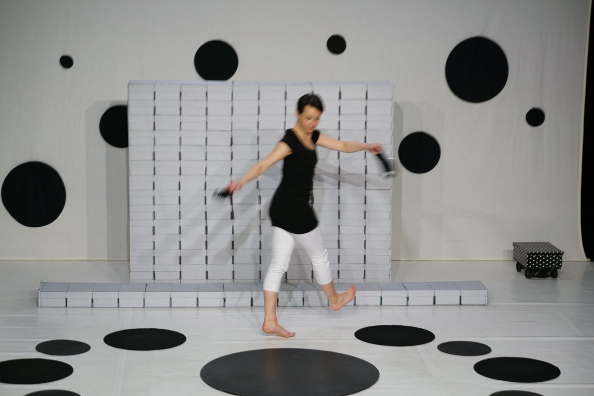 cornilledanse's tweet image. CHOUZ à Goussainville (95) pour 7 représentations cette semaine jeudi, vendredi 9h30 10h45 et 14h et samedi 15h