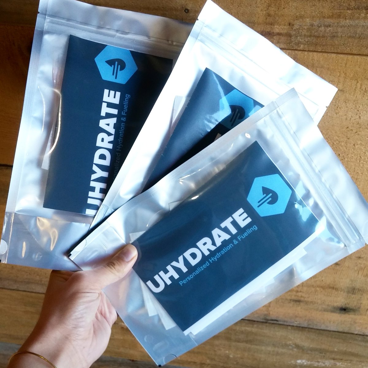 grupponutrition's tweet photo. We have 10 uHydrate kits left from Saturday &amp; are extending our $40 promo until they are gone! Gets yours- DM for more info/claim your kit. https://t.co/3PmRCZlTp5