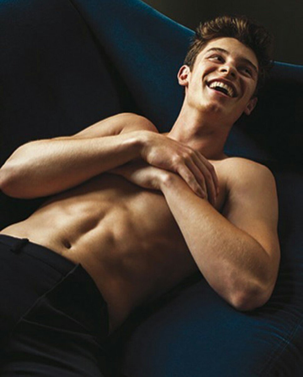 taymmings's tweet photo. OI @ShawnMendes TENHO INTERESSE https://t.co/HAcdoOB5bs