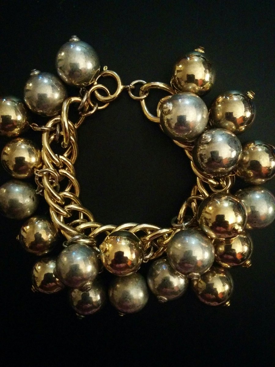 truedaley's tweet photo. Ball and chain bracelet
$10.00
$5.00 if bought with matching necklace
#freshvintageboutique
@freshvintageboutique https://t.co/qDMeNUtwF5