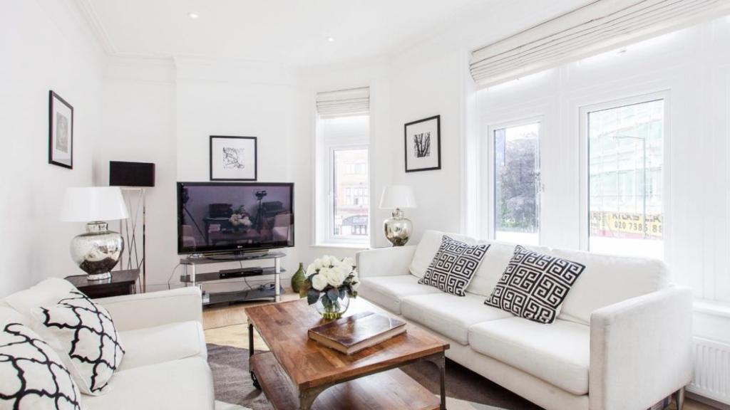 rightmove's tweet photo. What exactly is 'Home Staging' and how could it help sell your home faster? We got the experts to reveal all >> https://t.co/wIZzKfi5Ip https://t.co/oJu2WwL4Yf