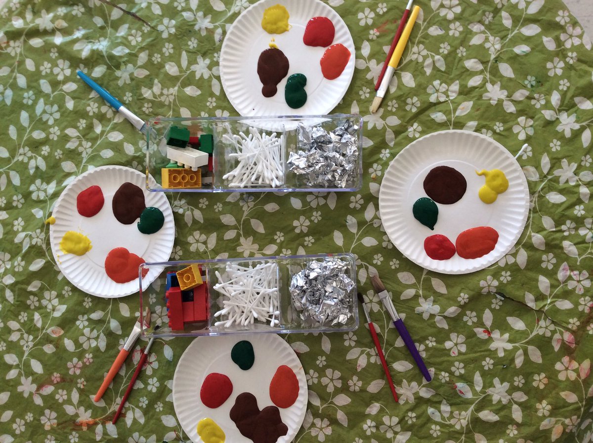 ourkinderworld's tweet photo. We are experimenting with different tools to create texture. #fdkart #leafinquiry https://t.co/MZFgvfe3D0