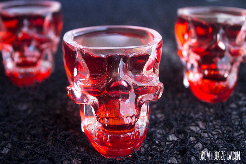 breadboozebacon's tweet photo. Lose yourself to the night with this luscious Succubus Kiss #Halloween Party #Cocktail made with @ZodiacVodka! https://t.co/hY4bpzABQ5 https://t.co/UVggA277Qz