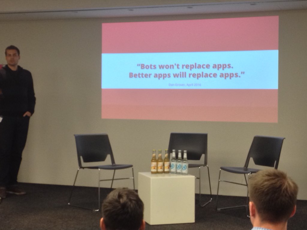 NextMediaHH's tweet photo. #nmHHLecture #bots vs #apps https://t.co/inqNFmQBQk