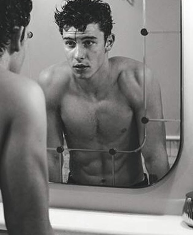 wreckthestyles's tweet photo. HOLY SHIT SHAWN MENDES https://t.co/1flBJrGJBG