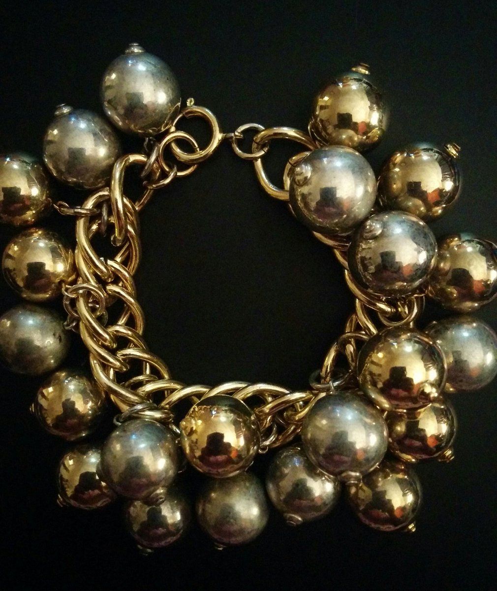 FVBTV's tweet photo. Ball and chain bracelet - $10.00
$5.00 if bought w/matching necklace
#bracelet
#jewelry 
#fashionblogger
#thrifter https://t.co/YQkBMaCbXk