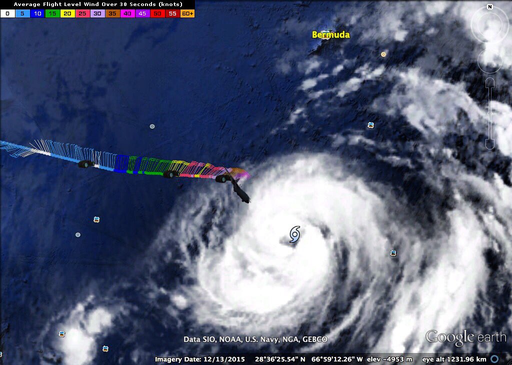 53rdWRS's tweet photo. And now it's time for #Nicole.. Entering the NW Quadrant at 5,000ft. #HurricaneHunters #AFReserves 🌀 https://t.co/4tjX8nbqlm