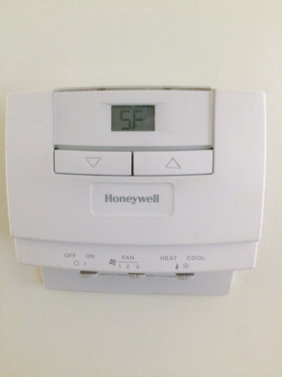 ayyfishh's tweet photo. When nobody tells you the building switched from AC to heat https://t.co/g5f9EgKyUh