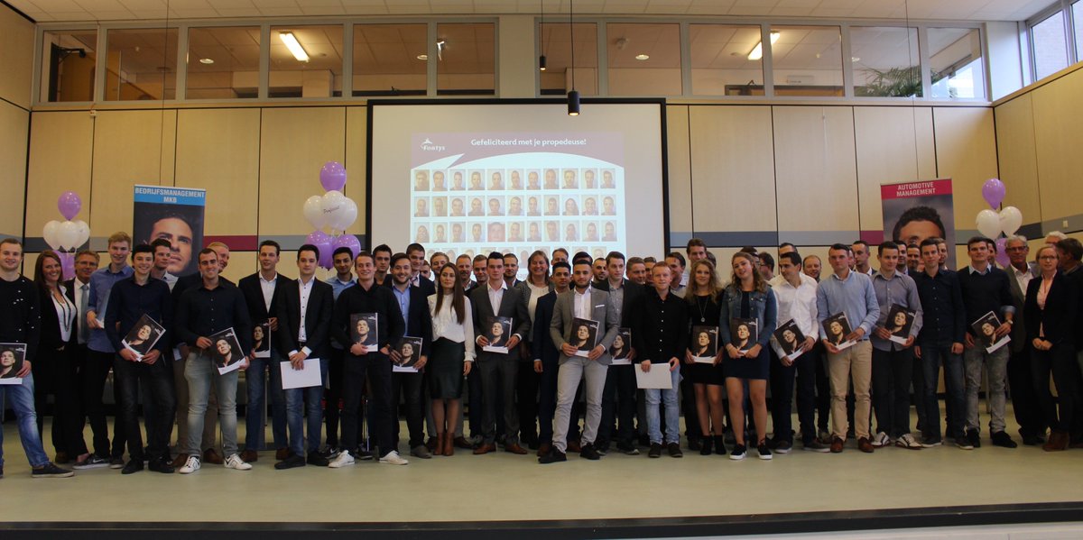 NicoleRenou's tweet photo. Gefeliciteerd de propedeuse geslaagden Eindhoven #FontysBMKB / Automotive Management! https://t.co/eRAceOkXiu