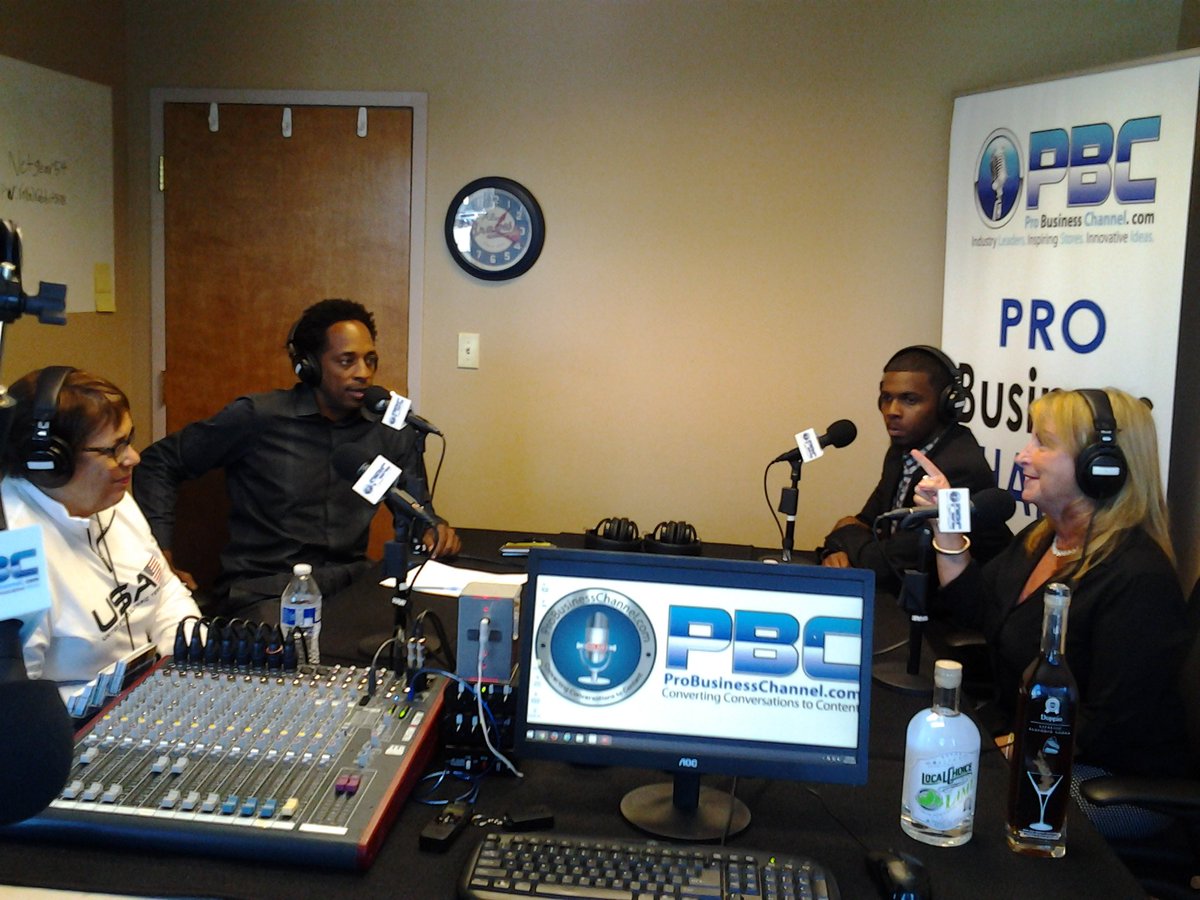 LIVE on CoFoundersPodcast.com <a href="/localchoiceus/">Local Choice ©</a> @jarmahtheboss <a href="/RichCasanovaCom/">Rich Casanova</a> <a href="/owginc/">Craig Williams</a> @WeWorkATL #CoFounders