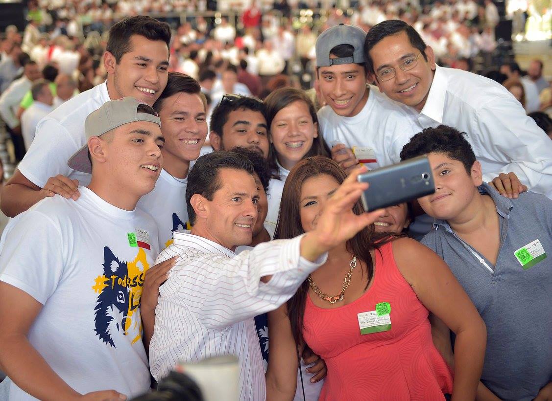 rosewal77's tweet photo. “Hoy, 900 mil jóvenes estudian en 173 Universidades que forman parte del Sistema de Universidades Tecnológicas”, Enrique Peña Nieto. https://t.co/znRnFVfG35