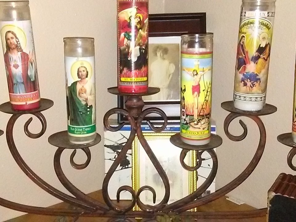 Lexisevenseries's tweet photo. #protectedalways #RomanCatholic #TrumpPence2016 #debate https://t.co/aeGkWT3XWB