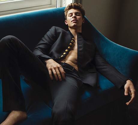 ShawnMendes's tweet photo. #ShawnLuomoVogue https://t.co/Ke4LCb17F1