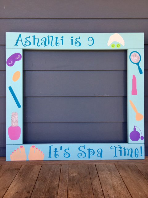 PalletCreatives's tweet image. Relax!  We've got your young lady's celebration covered with our #spatheme #photobooth #frameprop! etsy.com/listing/457516… #etsy #spaparty