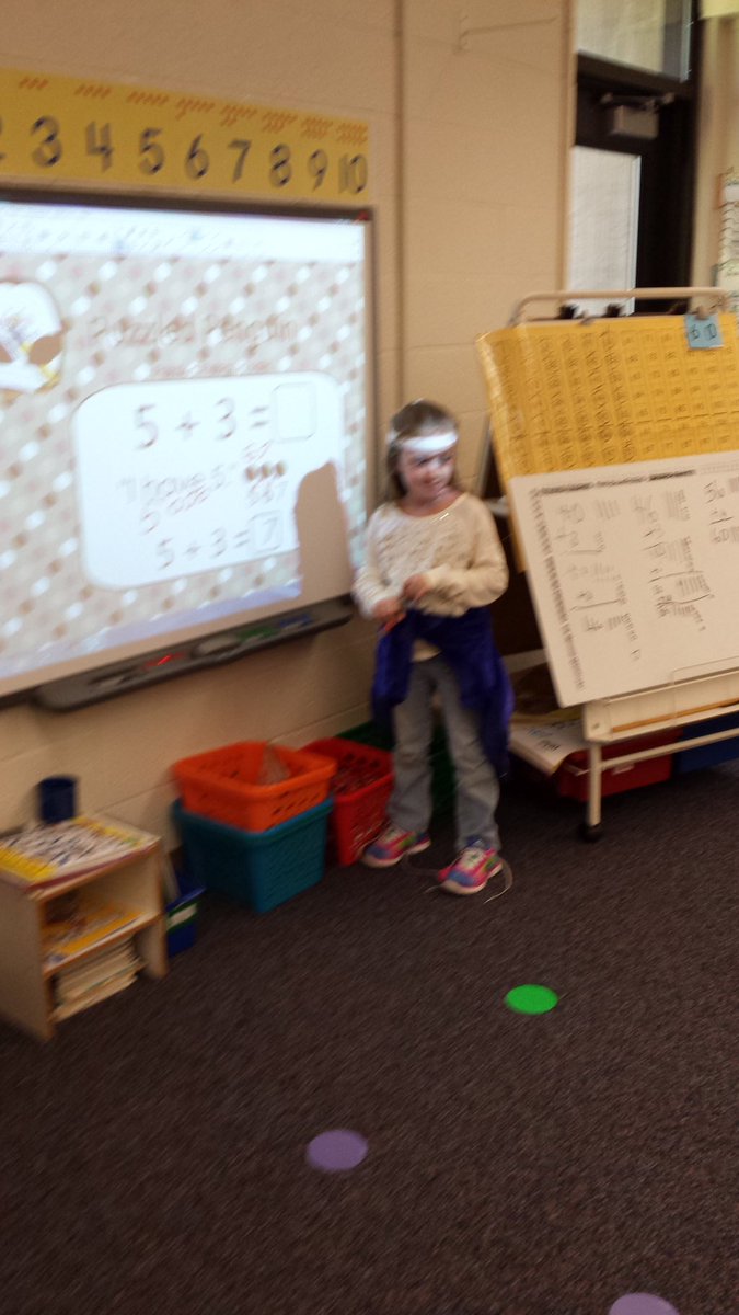 hilgar109's tweet photo. Explaining a common math misconception to classmates.#LHEpride https://t.co/hnCtY1ovcE