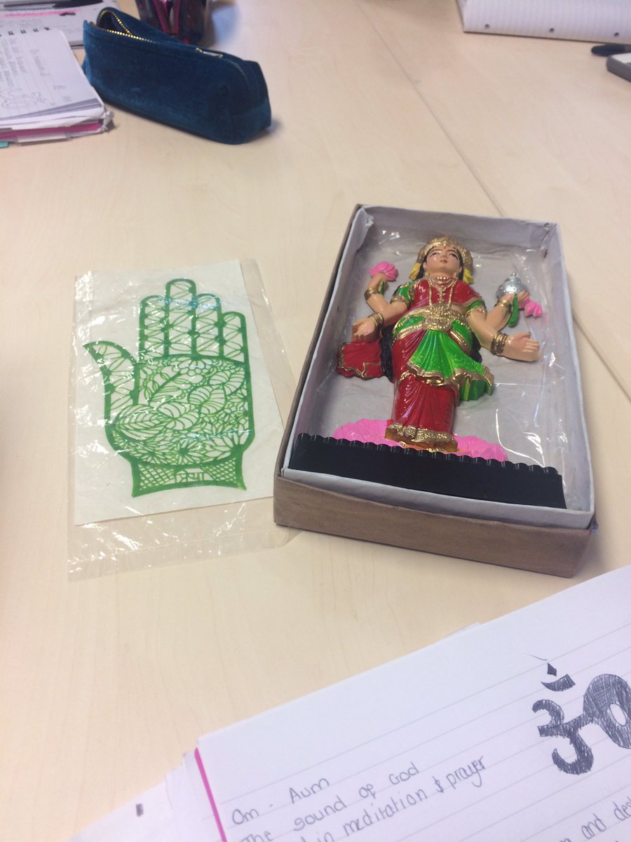 emilysyorksj's tweet photo. Hinduism lesson today at YSJ. Love our wider curriculum lessons 🕉 #ysjprimed https://t.co/ehyDb4rXAp