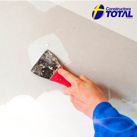 ConstructoraT's tweet photo. Si tus paredes tienen grietas tan delgadas como un cabello, prueba repararlas con una capa de pintura acrílica #Tips #Hogar https://t.co/TmJ5OSaCPU