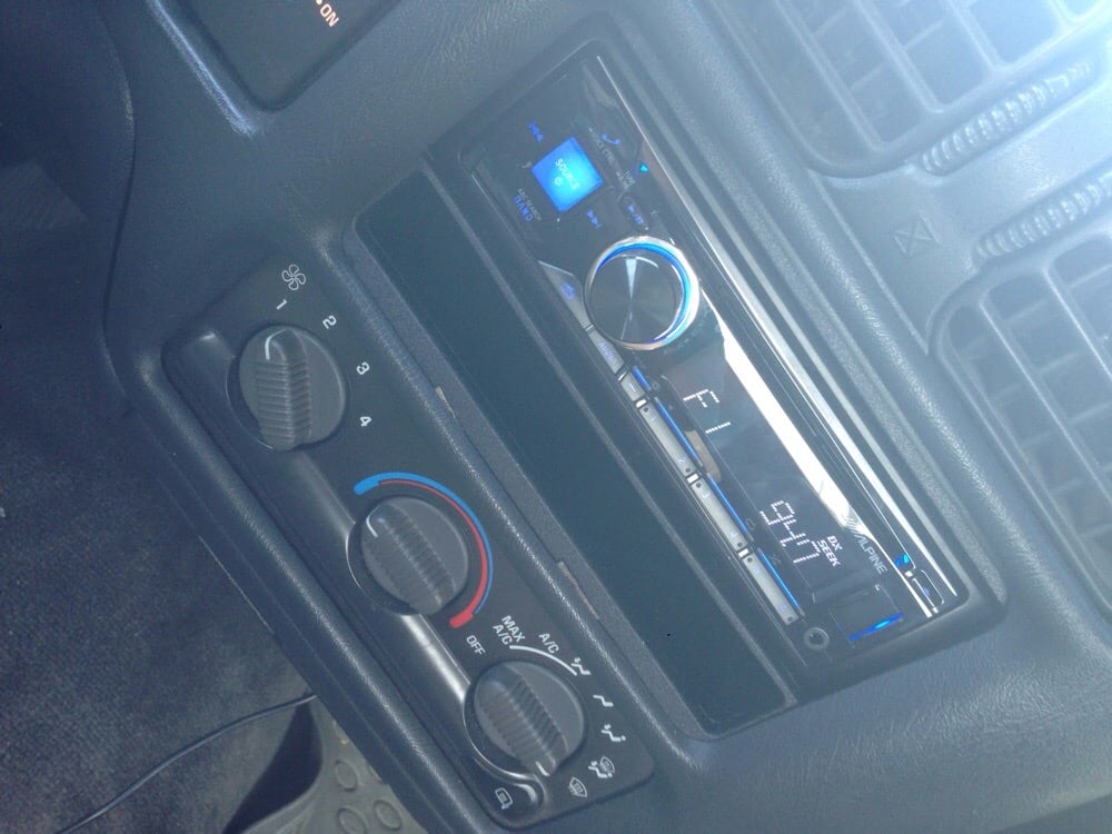 WAVESAUTOSOUND's tweet image. Stereo installments done at Waves Auto Sound!