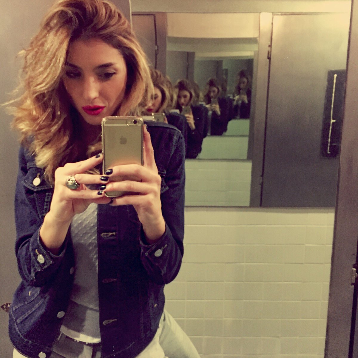 Uno, nessuno, centomila @Levis_ITA 

#chiaraferragnicapsulecollection #ladiesinlevis #jeans #outfit #milan