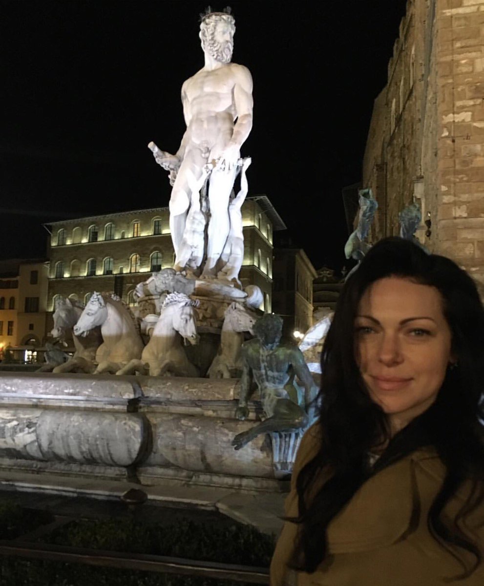 LauraPrepon's tweet image. Florence, ti amo! #Poseidon #fountain #vivaleflorence