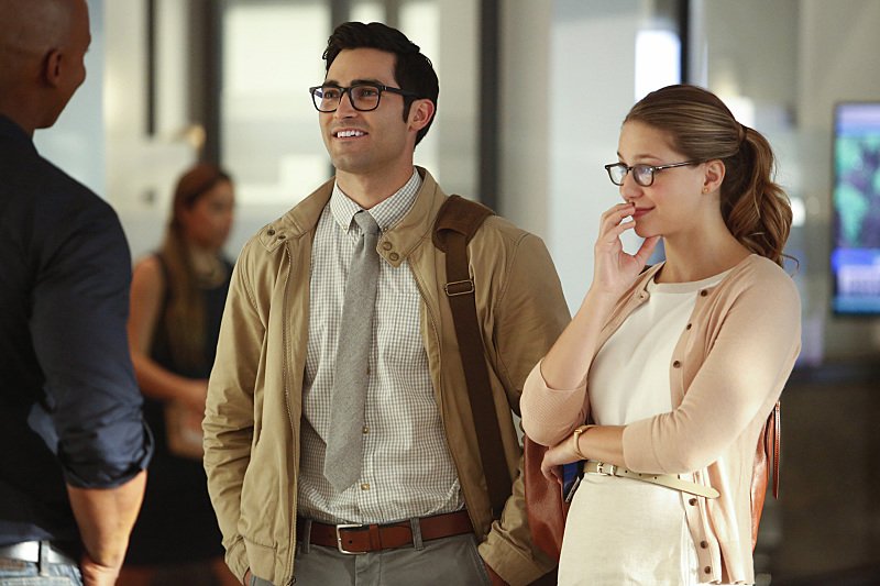SOCOCW's tweet photo. Two superheroes are better than one TONIGHT on an encore episode of #Supergirl at 7pm on #SOCOCW https://t.co/F0oW4bIN2S